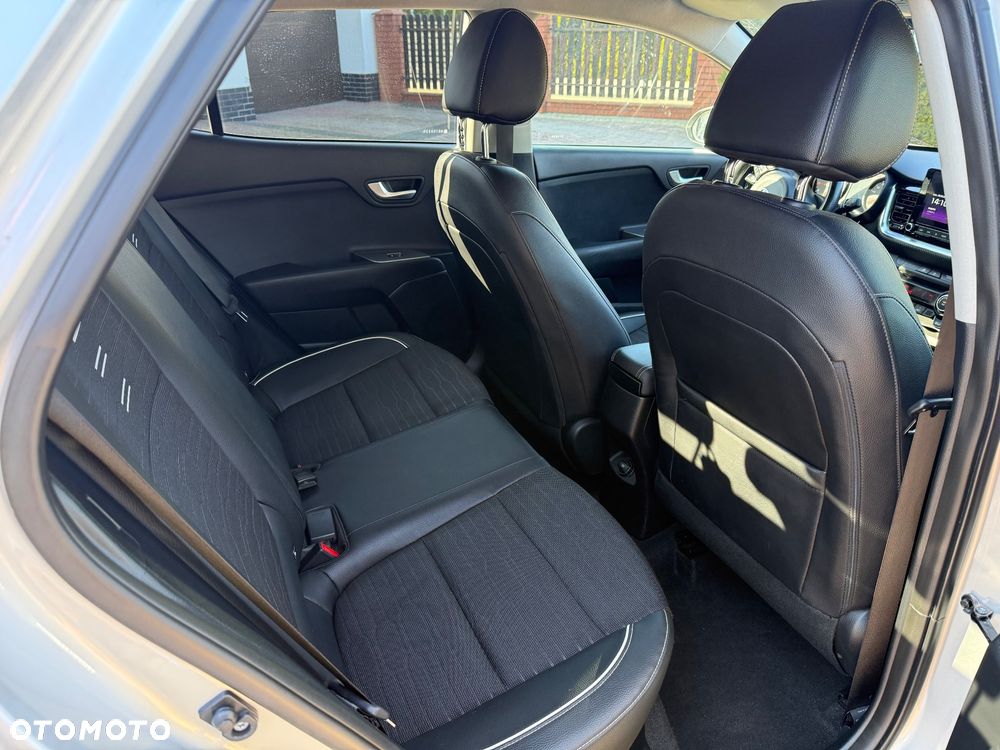 Kia Stonic 1.0 T-GDI GT Line DCT - 23