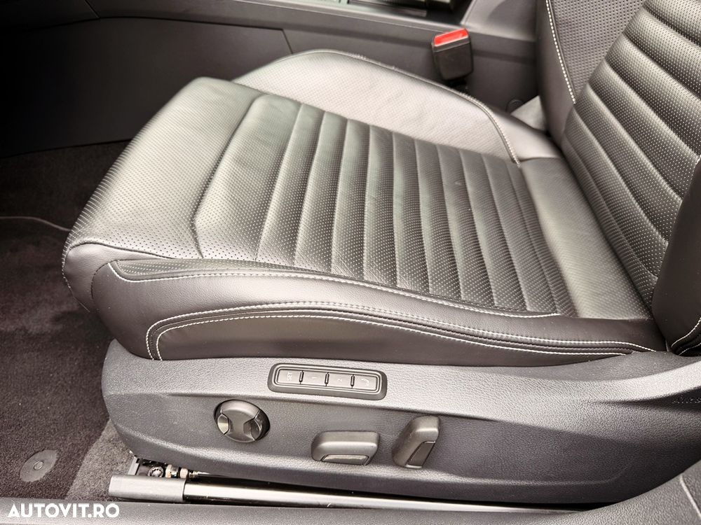 Volkswagen Passat 2.0 TDI DSG Highline - 15