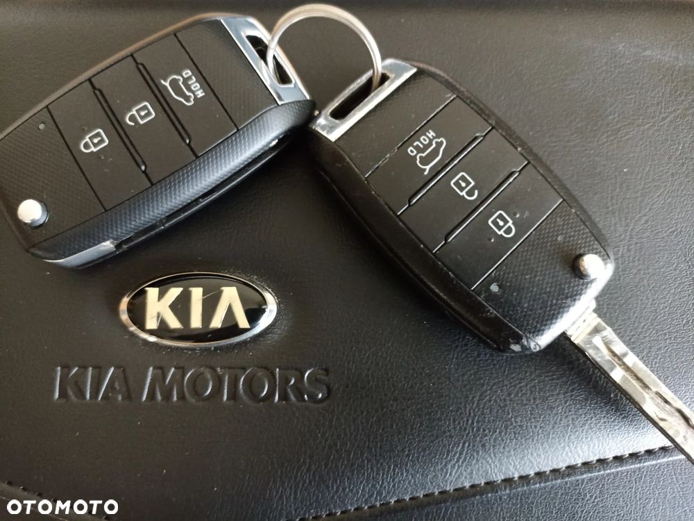 Kia Ceed - 40