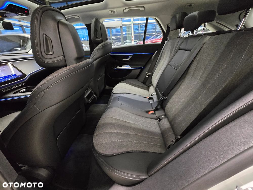 Mercedes-Benz Klasa E 200 9G-TRONIC Edition AVANTGARDE - 11