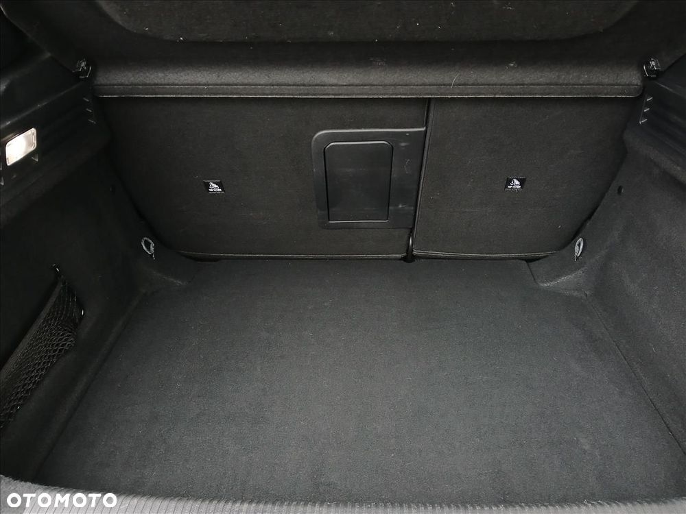 Peugeot 308 1.2 PureTech Allure S&S EAT8 - 12