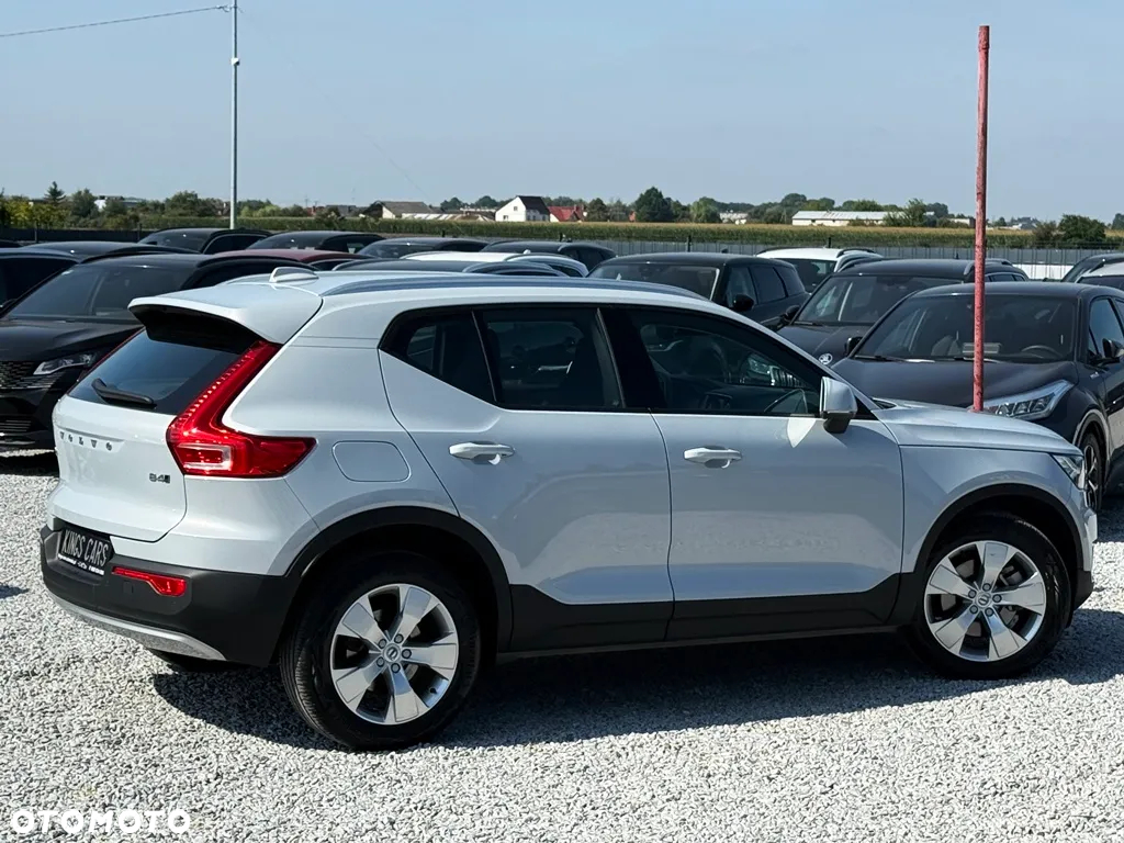 Volvo XC 40 B4 B AWD Geartronic Momentum Pro - 29