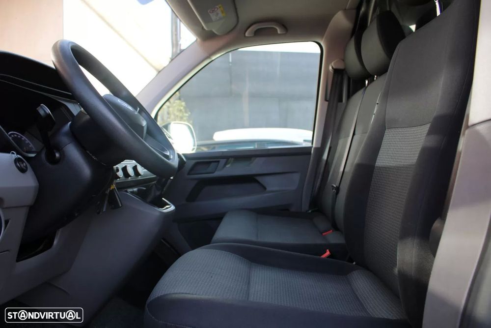 VW Transporter 2.0 TDI Confortline Extra AC - 16