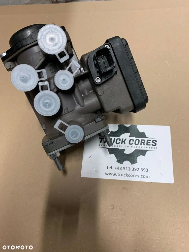 Nowy Modulator sterowania przyczepy, zawór Europa Mercedes Actros MP4 K000920N00 Knorr Bremse - 2