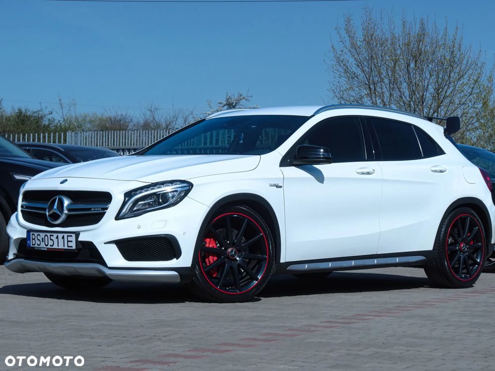 Mercedes-Benz GLA 45 AMG 4-Matic Edition 1 - 3