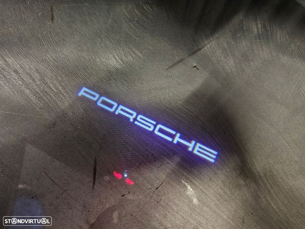 Porsche Taycan Cross Turismo 4 - 42