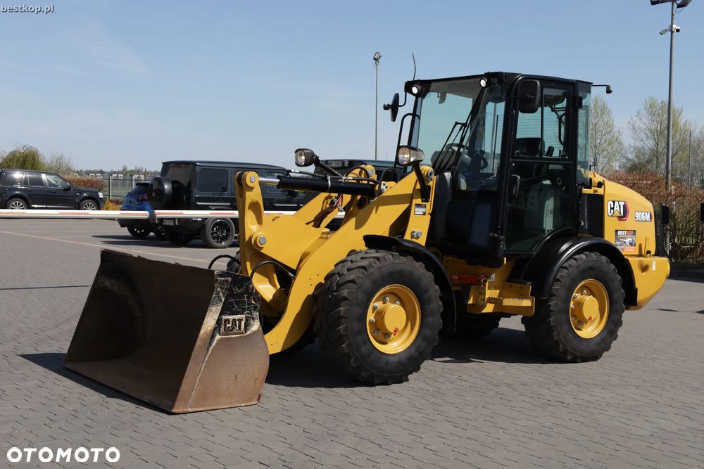Caterpillar CAT 906M - 8