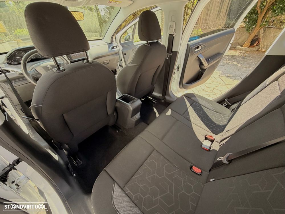 Peugeot 2008 1.2 PureTech Style - 23