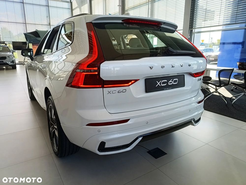 Volvo XC 60 B5 B AWD Plus Dark - 6