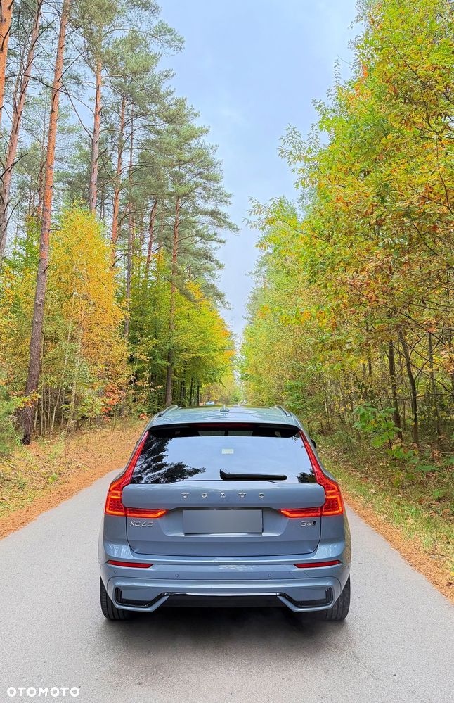 Volvo XC 60 B5 B AWD Ultimate Dark - 3