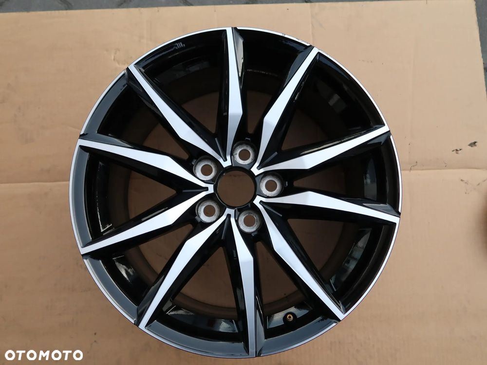 11 Felga Aluminiowa Toyota 8924-4 18" - 1