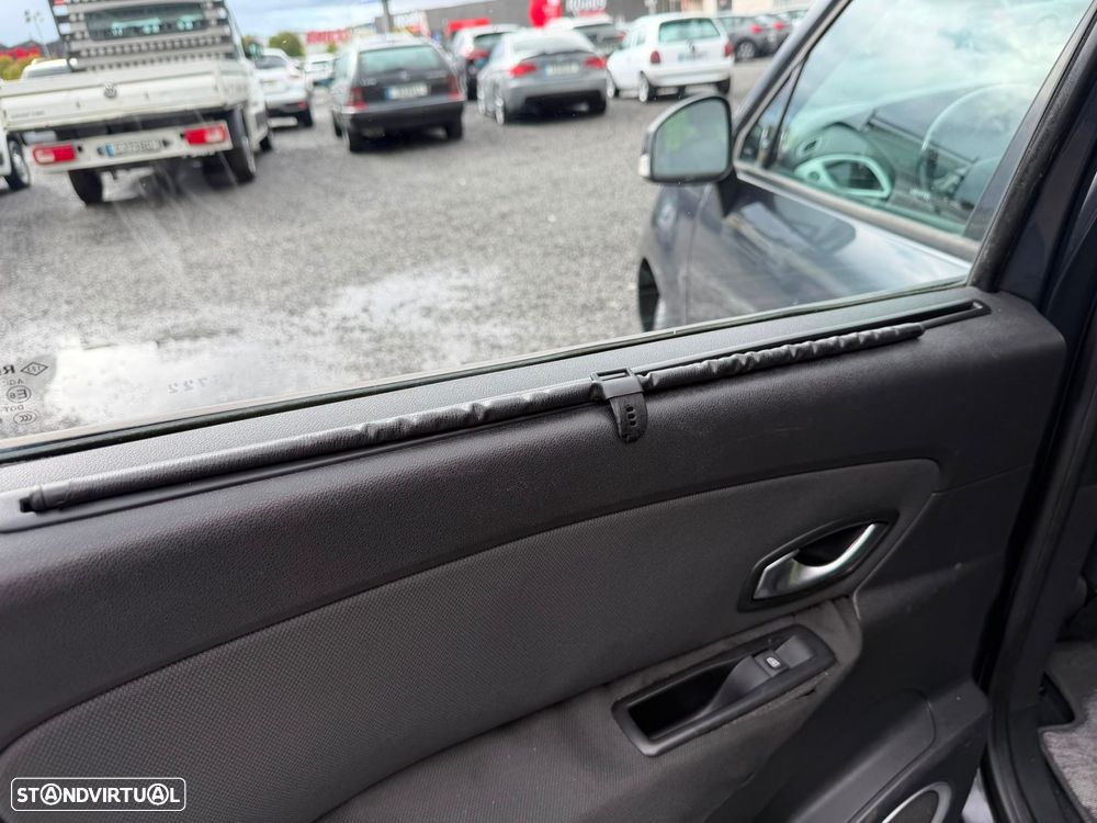 Renault Scénic 1.9 dCi FAP Dynamique - 32