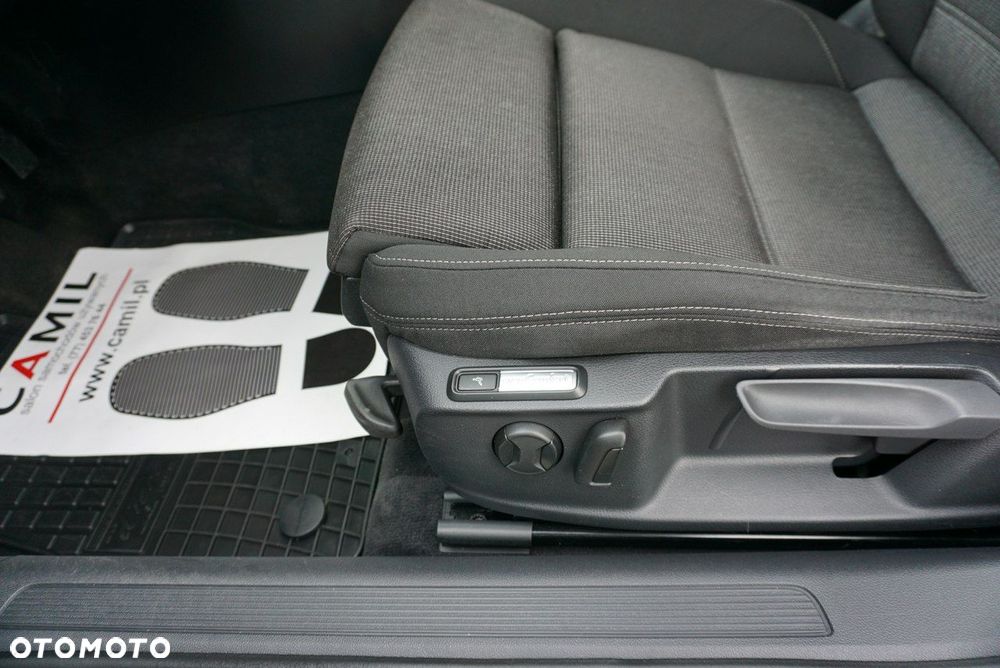 Volkswagen Passat - 12