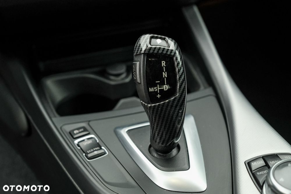 BMW Seria 1 118d - 19