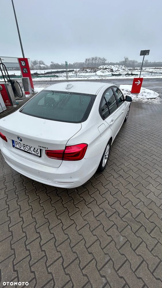 BMW Seria 3 318i - 6