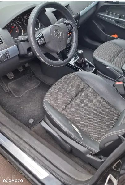 Opel Astra 1.6 Turbo Cosmo - 6