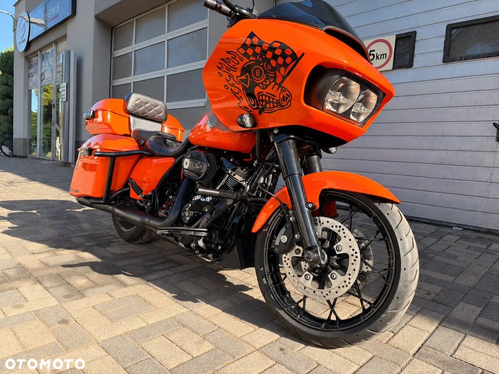 Harley-Davidson Touring Road Glide - 1