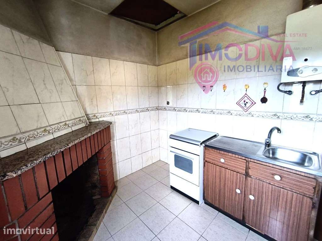 Moradia T3 com Terreno Plano de 1.000 m² a 5 minutos de Figueiró do... - Grande imagem: 3/30