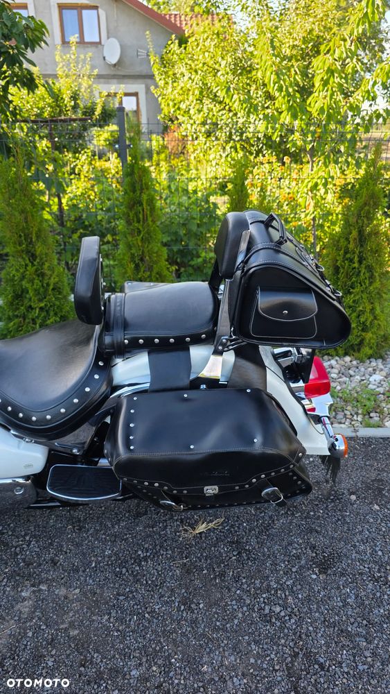 Suzuki Intruder - 35