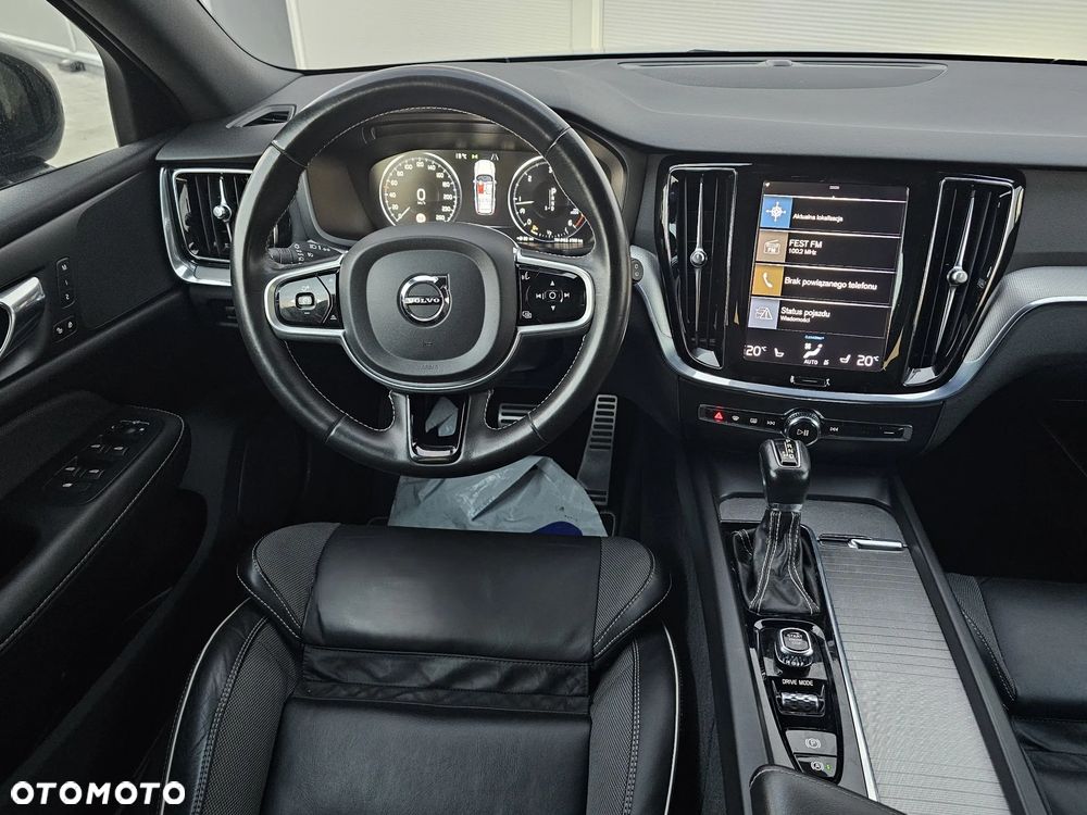 Volvo V60 D3 Geartronic R-Design - 28
