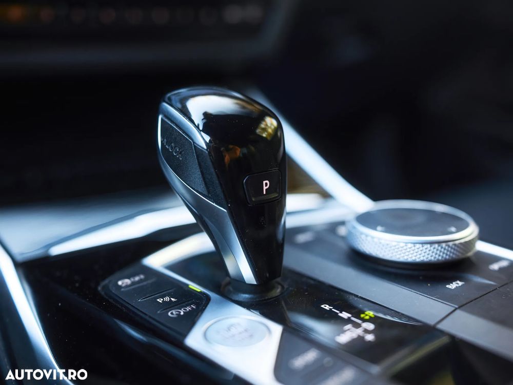 BMW Seria 3 320i xDrive AT - 24