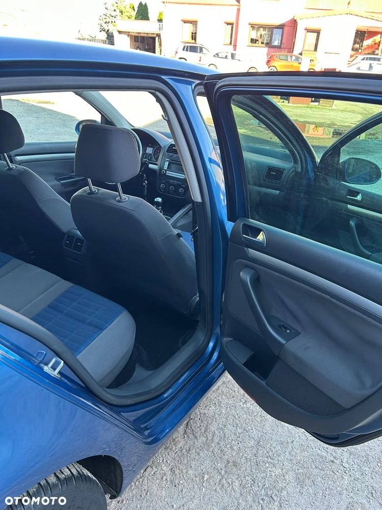 Volkswagen Golf 1.6 FSI Tour - 12