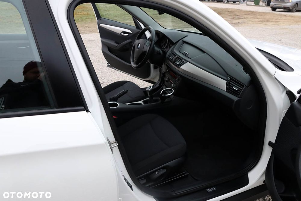 BMW X1 sDrive18d xLine - 22