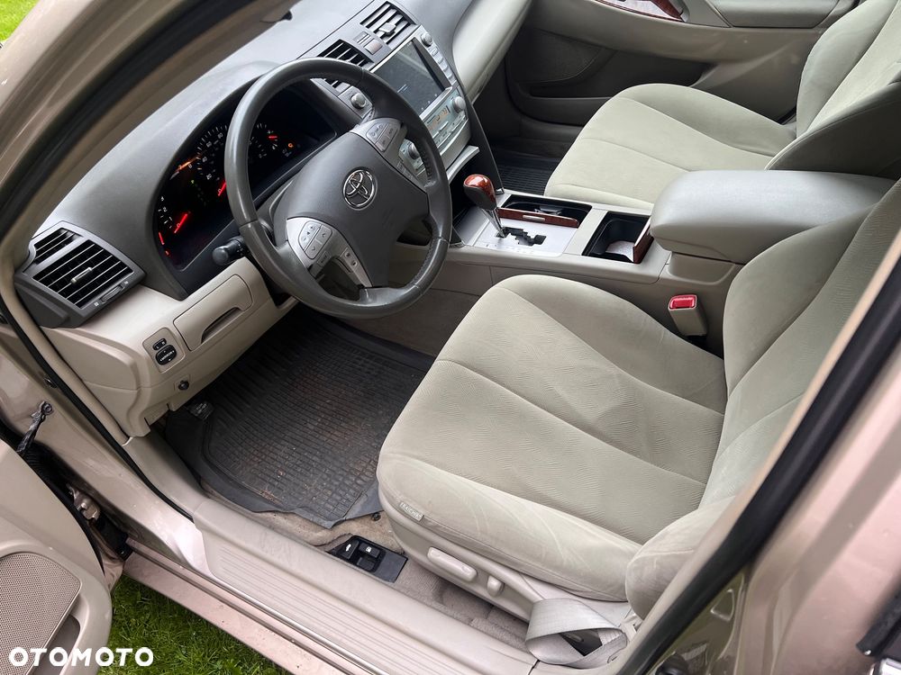 Toyota Camry - 36
