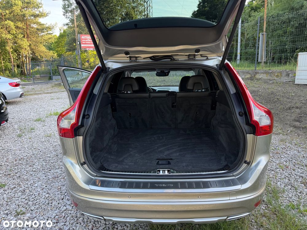Volvo XC 60 T6 AWD Momentum - 16