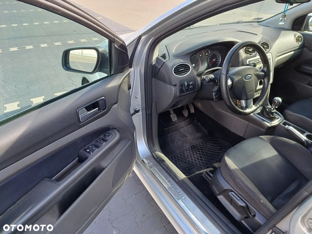 Ford Focus 2.0 TDCi DPF Sport - 9