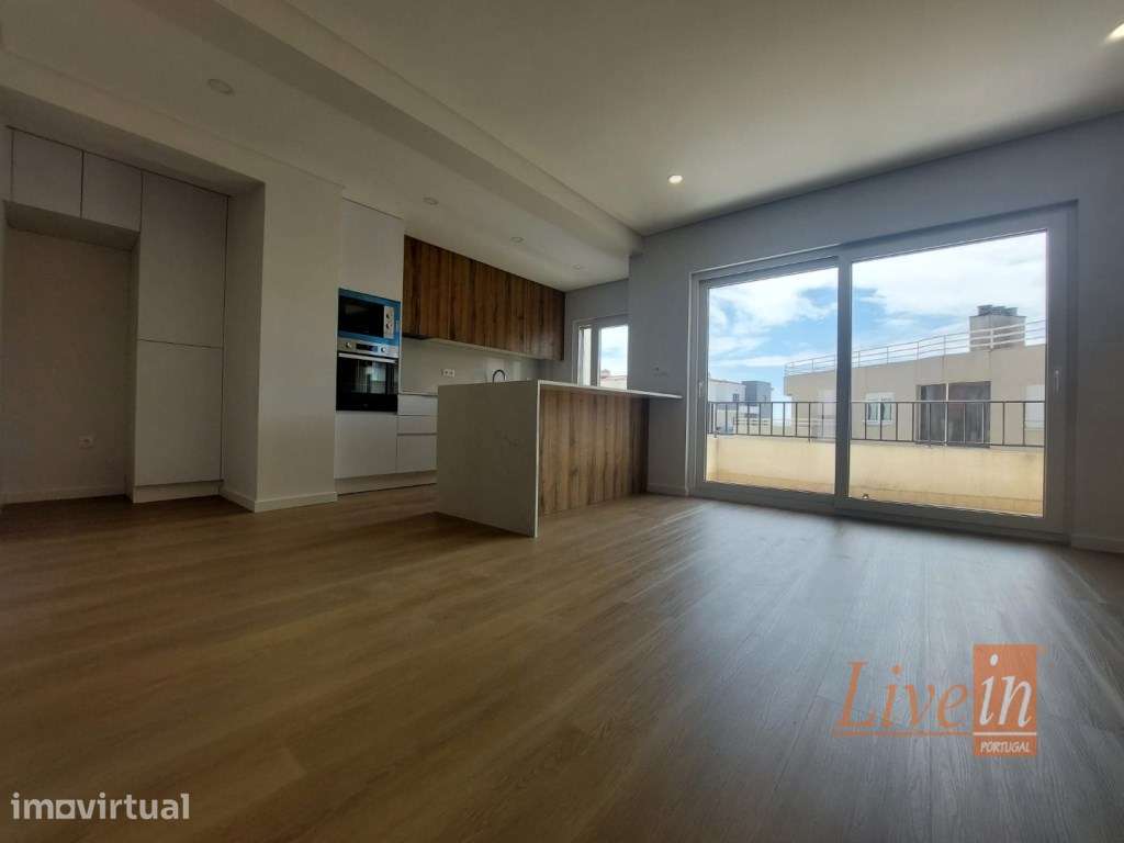 Apartamento T2 Renovado no Centro da Ericeira - Grande imagem: 2/20