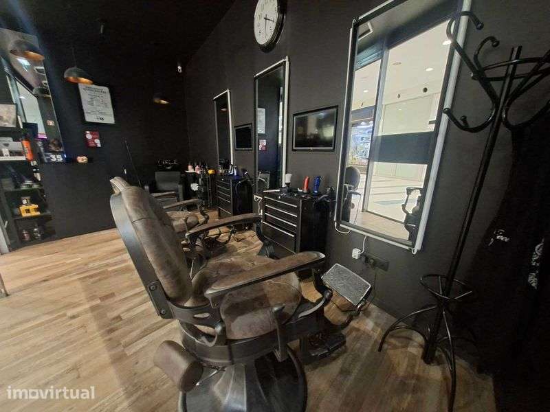 Trespasse de Barbearia em Lordelo - Guimarães - Grande imagem: 4/12