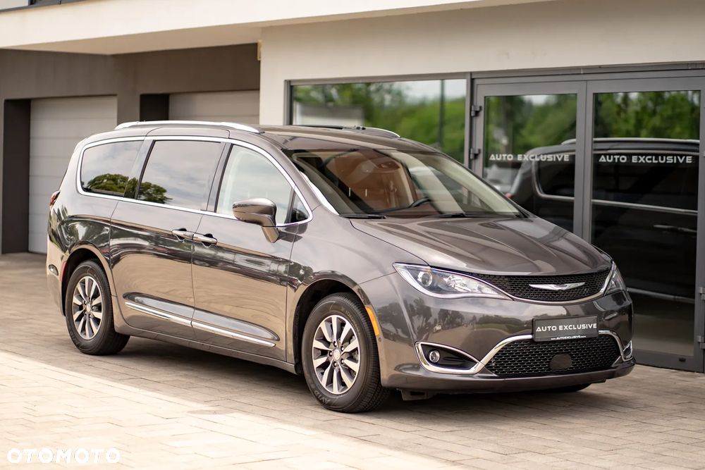 Chrysler Pacifica - 15
