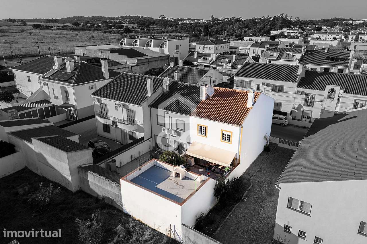 Moradia T3 c/ Garagem, Quintal e Terraço no Bairro da Casinha, em Évor - Grande imagem: 2/39