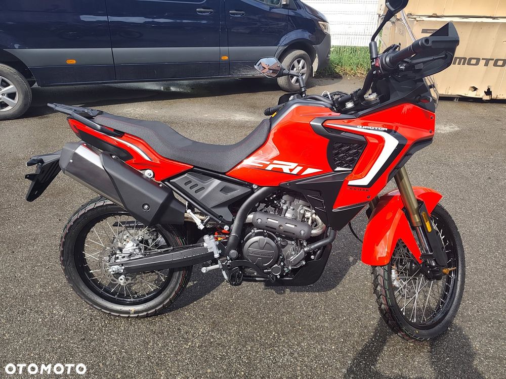 QJMOTOR SRT 300DX - 1