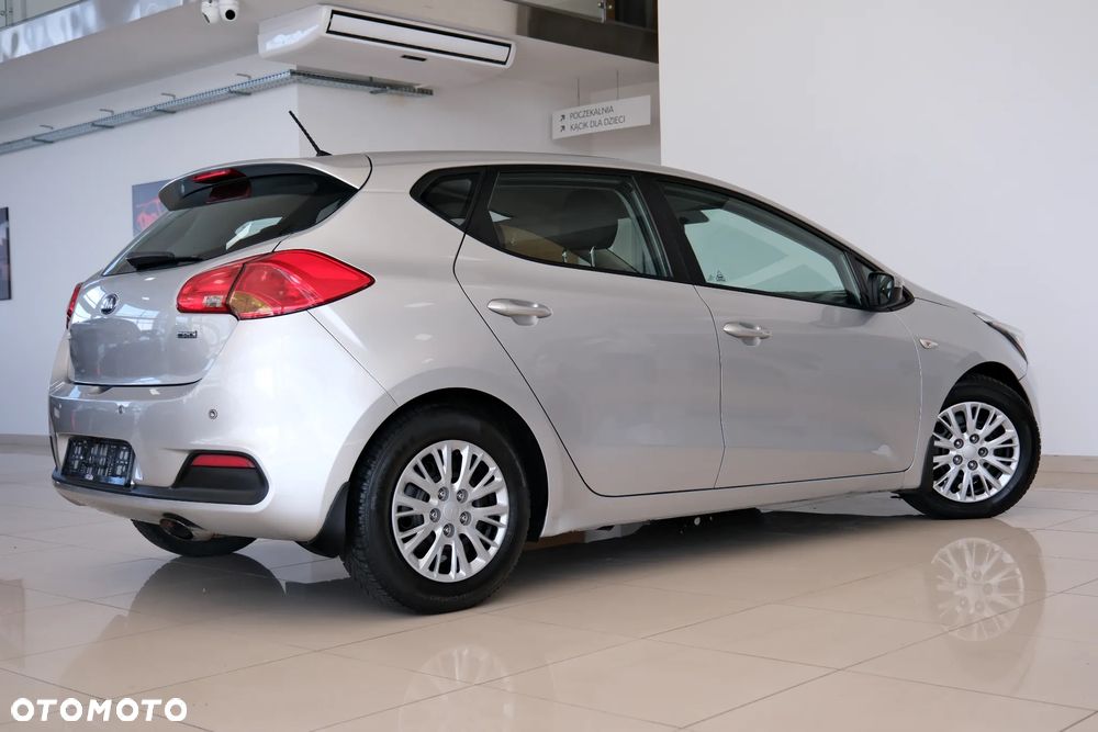 Kia Ceed - 21