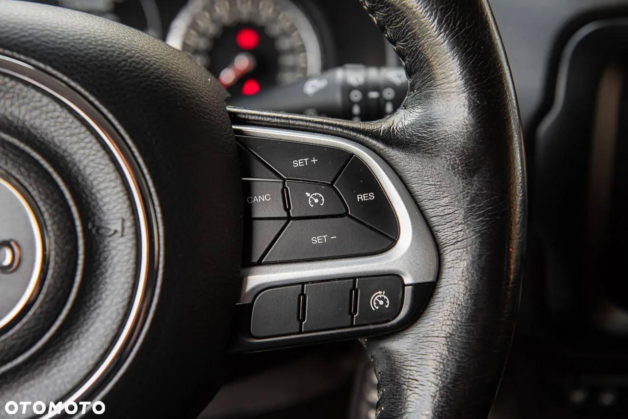 Jeep Renegade 1.4 MultiAir Limited FWD S&S - 24