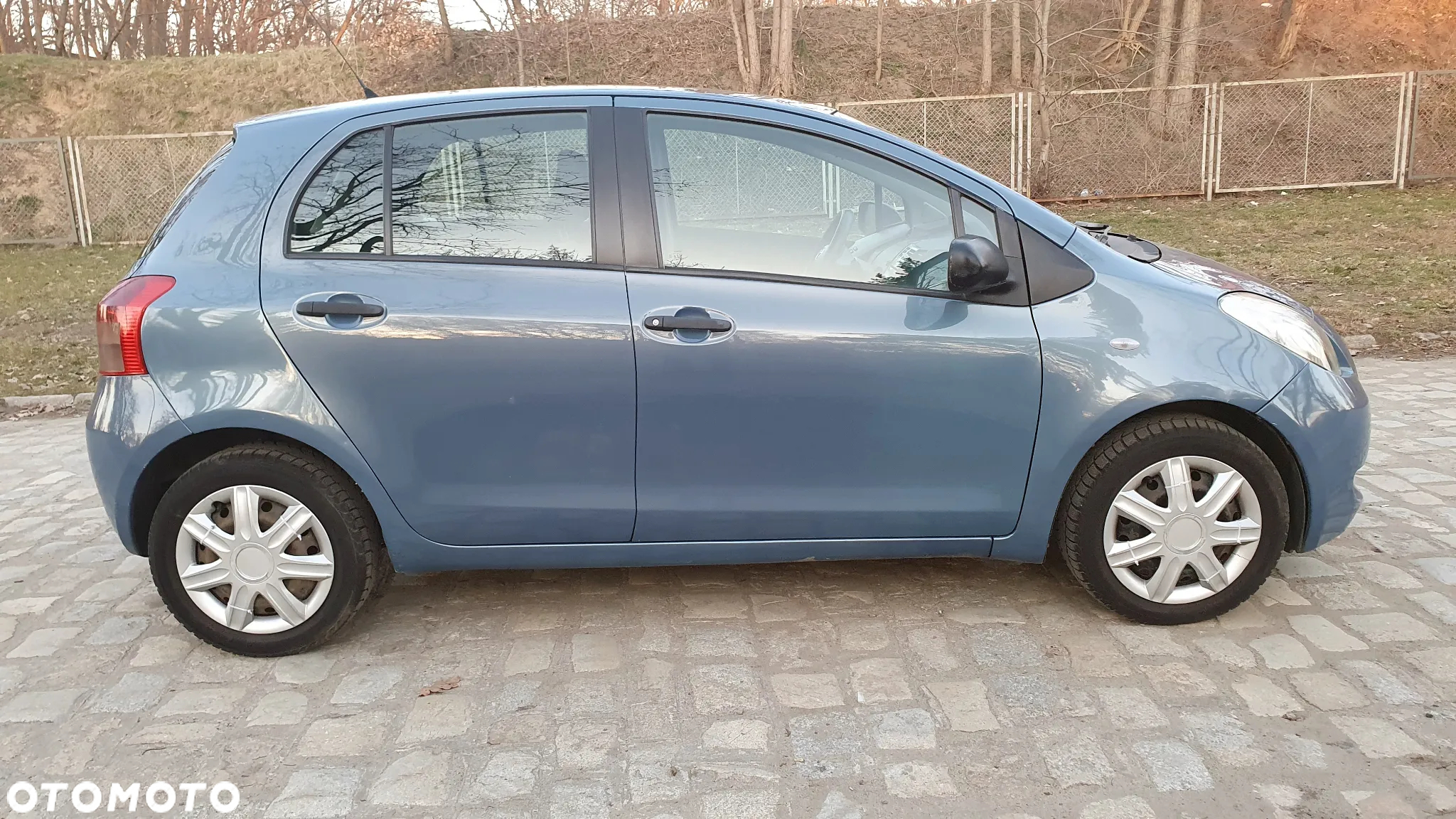 Toyota Yaris - 4