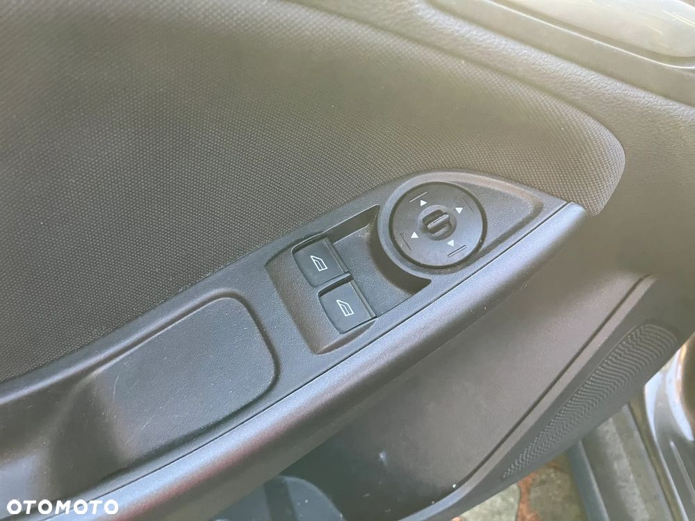 Ford Focus 1.6 Trend - 19
