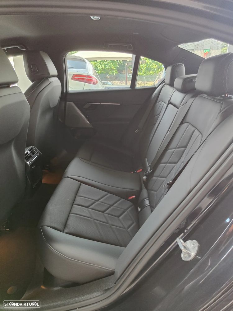 BMW 530 e Pack Desportivo M — fotografia 15