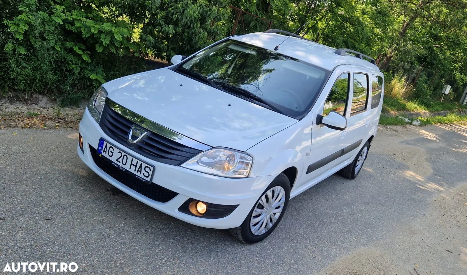 Dacia Logan MCV 1.6 MPI Laureate - 1