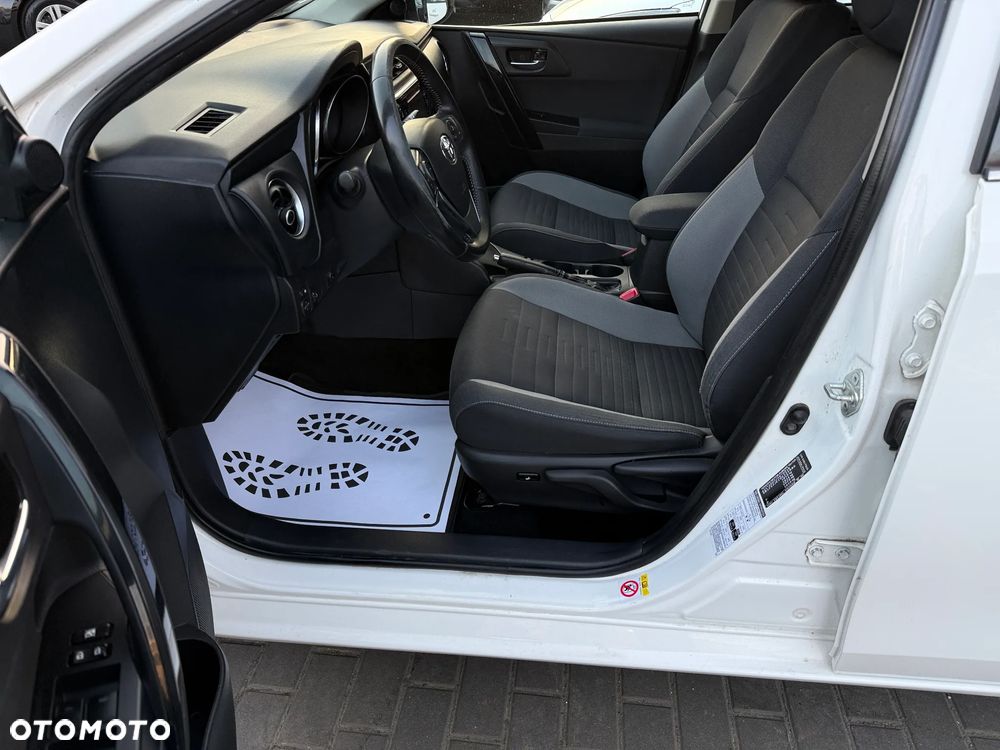 Toyota Auris Hybrid 135 Comfort - 14
