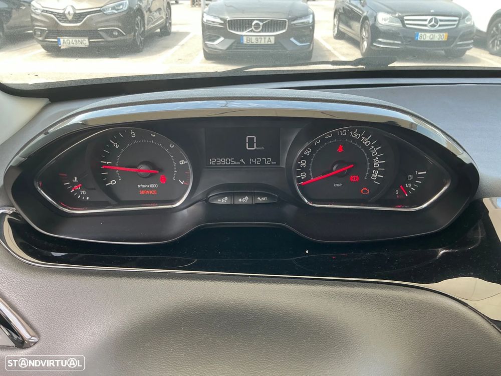 Peugeot 208 1.2 VTi Active - 11