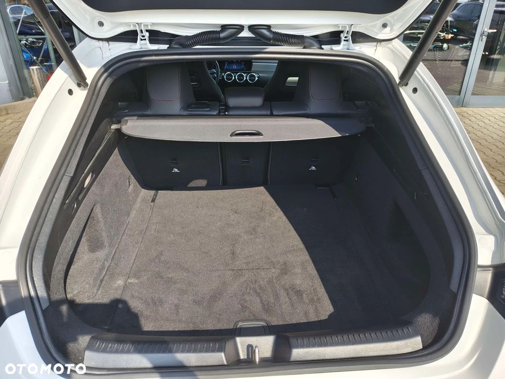 Mercedes-Benz CLA 200 mHEV AMG Line 7G-DCT - 11