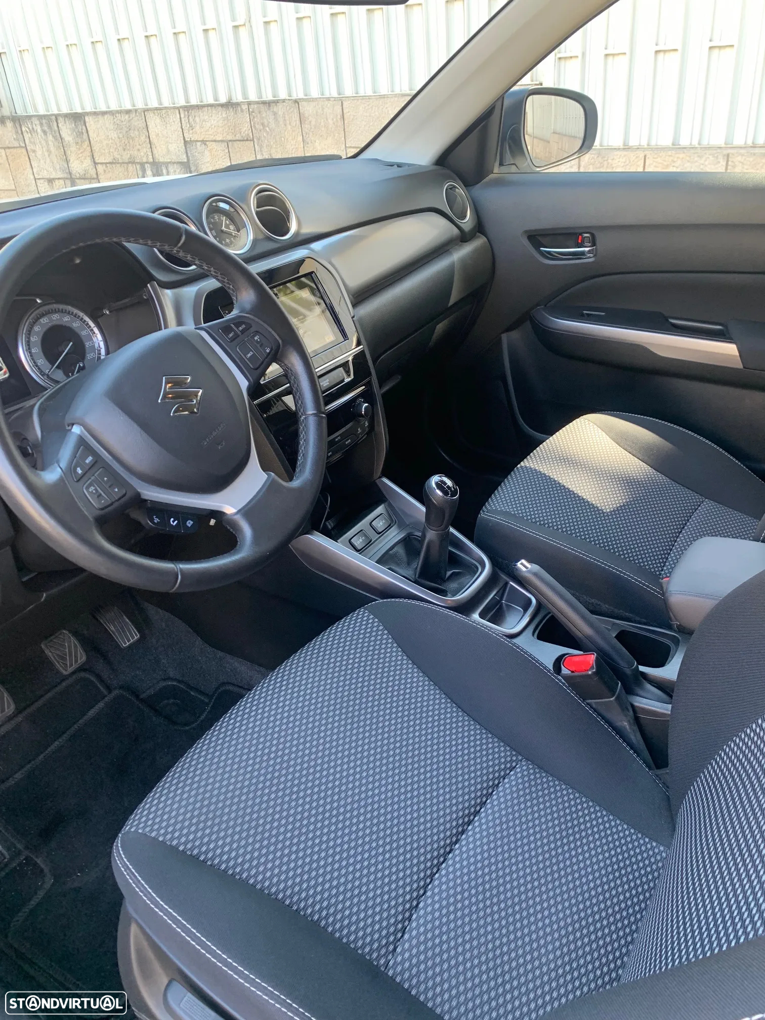 Suzuki Vitara 1.0T GLE - 4