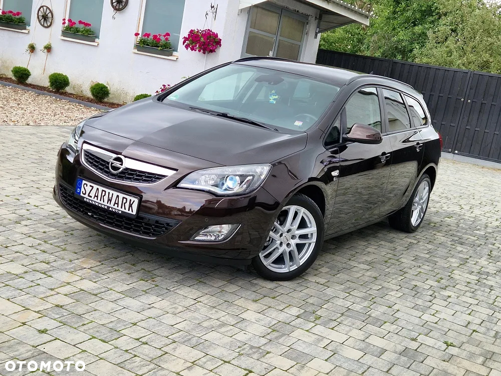 Opel Astra 1.4 Turbo 150 Jahre - 29
