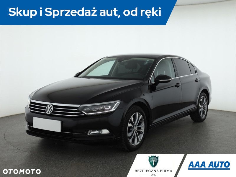 Volkswagen Passat - 2