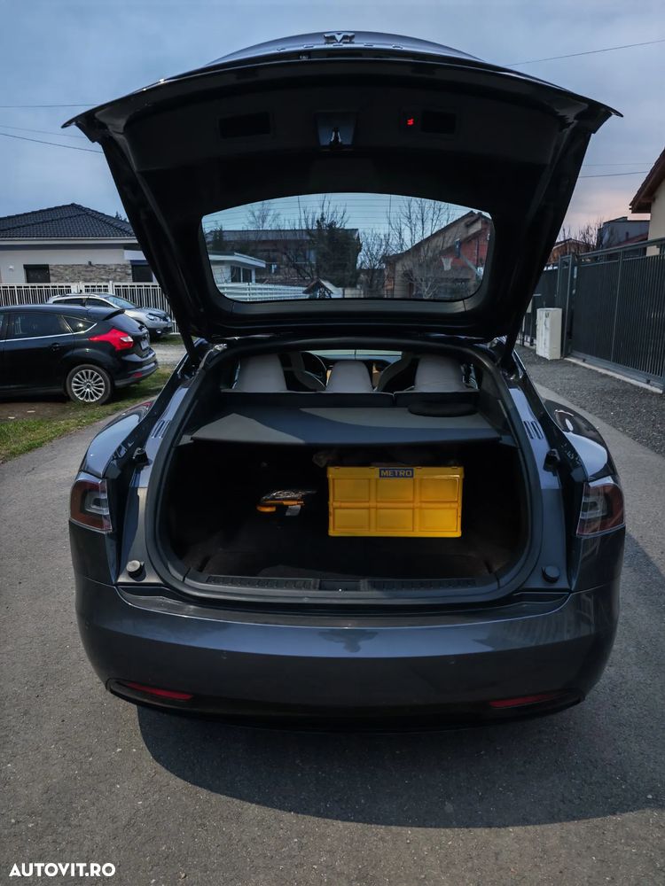 Tesla Model S Long Range - 16