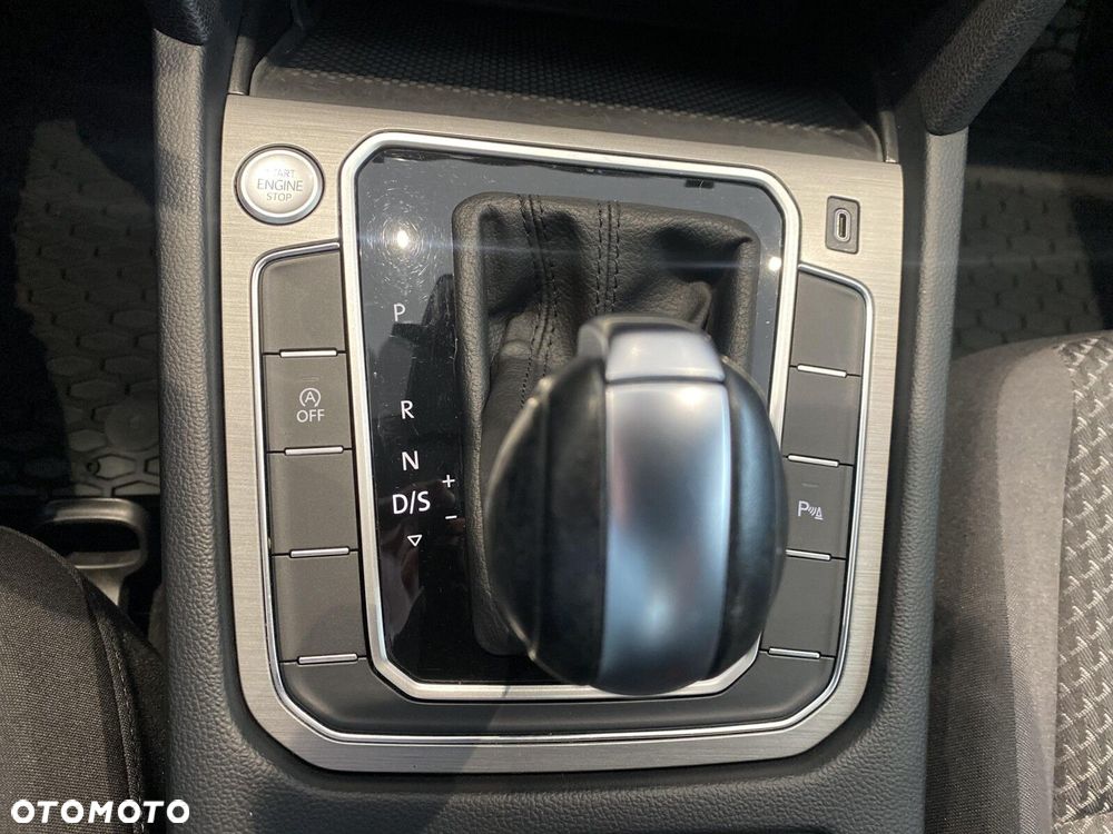 Volkswagen Passat - 18