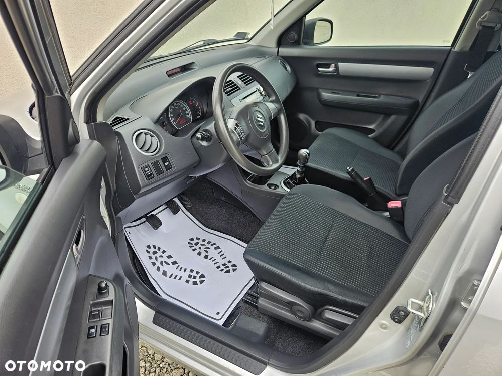 Suzuki Swift - 8